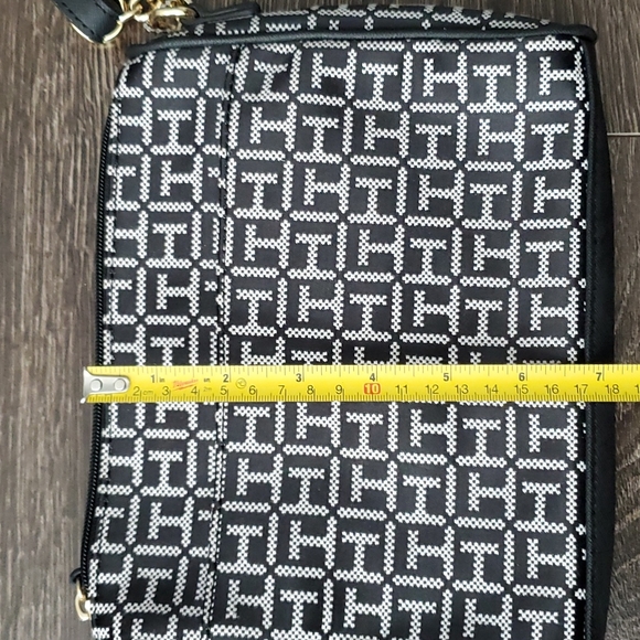 🖤🤍 Brand New Tommy Hilfiger Monogram Black & White Crossbody Purse  Bag - Picture 10 of 16